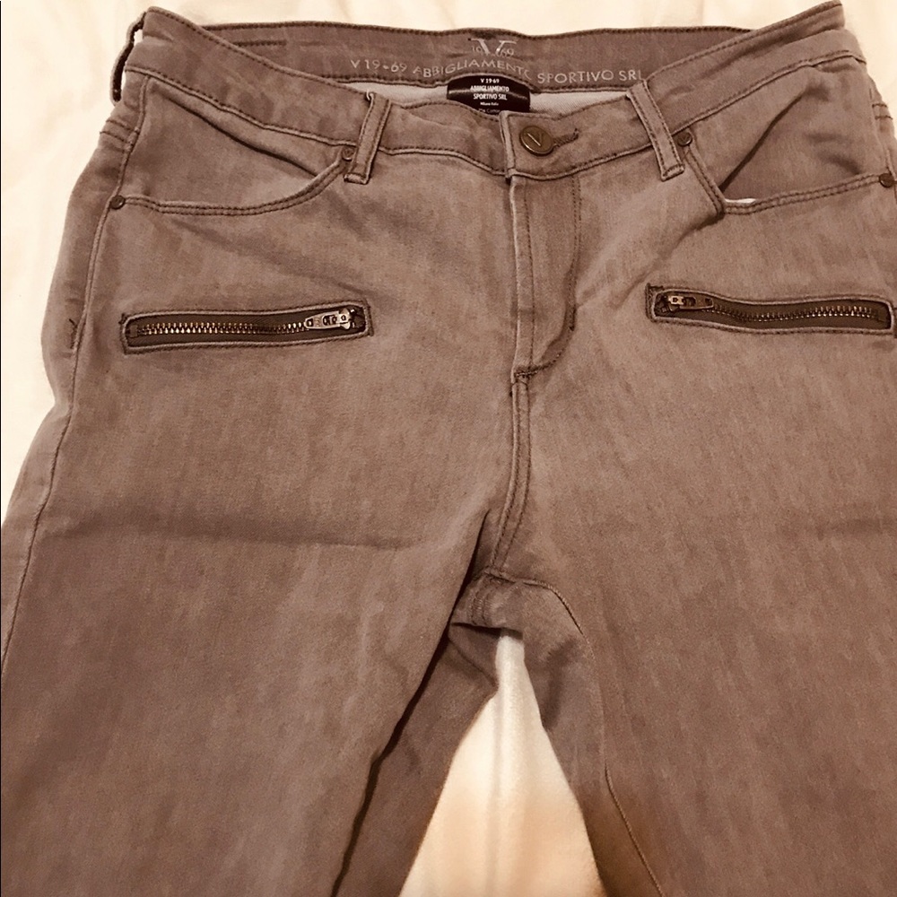 Gray skinny jeans